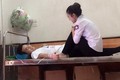 Bất ngờ nổi tiếng, cô gái “chăm người yêu chạy thận” nói gì?