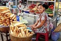Ảnh chế Beyoncé bán bánh mỳ, Katy Perry buôn khoai ở Việt Nam
