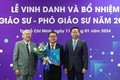 Chủ nhân giải thưởng Quả Cầu Vàng nhận bổ nhiệm Phó Giáo sư ở tuổi 35