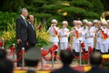 Ảnh: Thủ tướng Nguyễn Xuân Phúc tiếp Thủ tướng Singapore Lý Hiển Long