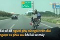 Video: Người phụ nữ ngồi trên đùi tài xế môtô