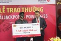 Khánh Hòa: Đeo mặt nạ kín mít nhận giải Jackpot 1,5 tỷ