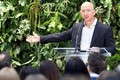 Tài sản của Jeff Bezos vượt 143 tỷ USD