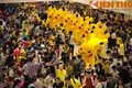 Giới trẻ Hà thành thích thú với đoàn binh diễu hành Pikachu