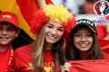 Vẻ đẹp của nữ CĐV Tây Ban Nha trên khán đài Euro 2016