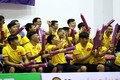 Tuyển Futsal Việt Nam "quẩy" tưng bừng trên khán đài