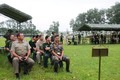 Mãn nhãn sĩ quan nước ngoài so tài súng K54 ở Việt Nam