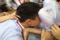 Học sinh cuối cấp ôm hôn nhau phản cảm trong ngày chia tay