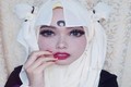 Cô gái Malaysia biến hóa “ảo diệu” với khăn trùm đầu