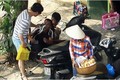 Cộng đồng mạng gay gắt với cảnh trấn lột khách du lịch tại hồ Hoàn Kiếm