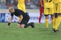 Pha chấn thương hy hữu của trọng tài chính trận U23 Việt nam và Brunei