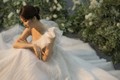 Hậu lùm xùm, Á hậu Thụy Vân "come back" trong váy cưới siêu xinh