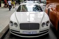 Bentley siêu sang của đại gia Campuchia lăn bánh trên phố Việt