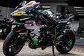 Siêu môtô tiền tỷ Kawasaki H2 độ “xế đua” tại Sài Gòn