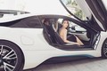 “Nữ hoàng nội y” Ngọc Trinh lưng trần ngồi BMW i8 tiền tỷ