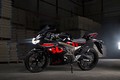 Suzuki GSX-R150 giá 75 triệu "đấu" Yamaha R15 tại VN 