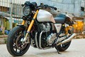 Môtô Honda CB1100 độ phụ kiện đắt tiền tại Sài Gòn