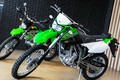 "Soi" cào cào Kawasaki KLX250 giá từ 121 triệu tại Việt Nam