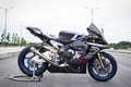 Siêu môtô Yamaha R1M giá 900 triệu "độ khủng" tại Sài Gòn