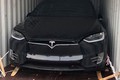 Chồng siêu mẫu Ngọc Thạch "đập thùng" Tesla Model X tiền tỷ 