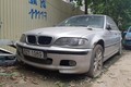 Hà Nội: Xe sang BMW vứt chỏng chơ nửa năm không ai nhận