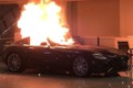 Người biểu tình Mỹ “hóa vàng” siêu xe Mercedes-AMG GT