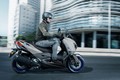 Yamaha Xmax 300 2021 mới - đối thủ đáng gờm của Honda Forza 300 