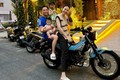 Đàm Thu Trang "cưỡi" xe máy Yamaha PG-1 chở Cường Đô la và hai con