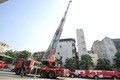 Ngước nhìn xe cứu hỏa khổng lồ, hiện đại nhất Hà Nội