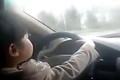 Video bé gái lái ô tô gây chấn động Trung Quốc