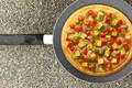 Cách làm pizza bằng chảo ngon như dùng lò nướng