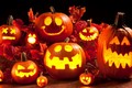 7 bước tạo hình bí ngô Halloween cực kỳ đơn giản