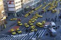 Các hãng taxi thế giới phản đối Uber, Grab bằng cách nào?
