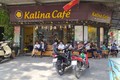 Bất chấp “lệnh đóng cửa”, nhiều quán cà phê ở Hà Nội vẫn tấp nập khách