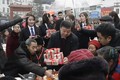 Choáng ngợp cách đại gia Trung Quốc “vung tiền” thưởng Tết