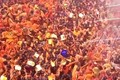 Ấn Độ: Độc đáo lễ hội phụ nữ đánh đập, xé quần áo đàn ông