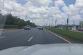 Clip: Say rượu, tài xế “đánh võng” trên đường cao tốc