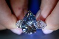  Chiêm ngưỡng viên kim cương xanh hiếm nhất thế giới giá 1.000 tỷ