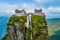 Độc đáo chùa cổ như tiên cảnh trên núi 2.500m ở Trung Quốc