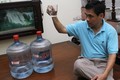 Người tiêu dùng hoang mang vì nước uống đóng chai 
