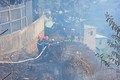 Đốt cỏ làm cháy lan vào khu dân cư ở Đà Lạt