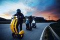 Xe cân bằng Piaggio Vespa chạy điện “hồn Tàu, xác Ý“