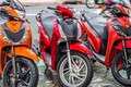 Dàn xế nổ tay ga Honda SH “khoác áo đổi màu” tại VN