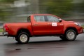 Cầm lái bán tải Toyota Hilux 2016 giá từ 697 triệu tại VN