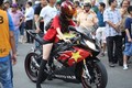 Hotgirl 9X “nài cứng” siêu môtô BMW S1000RR tại VN