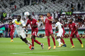 Những phản ứng thất vọng của CĐV Qatar khi đội nhà bị loại 