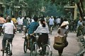 Kho ảnh khổng lồ về VN 1991-1993: Độc đáo phố cổ HN