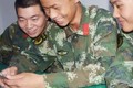  Smartphone binh lính Trung Quốc sử dụng có gì đặc biệt?