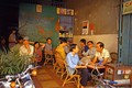 Phong cách “chất lừ” của cà phê vỉa hè Sài Gòn 30 năm trước