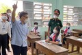 Học sinh lớp 9 ở Tiền Giang trong ngày trở lại trường